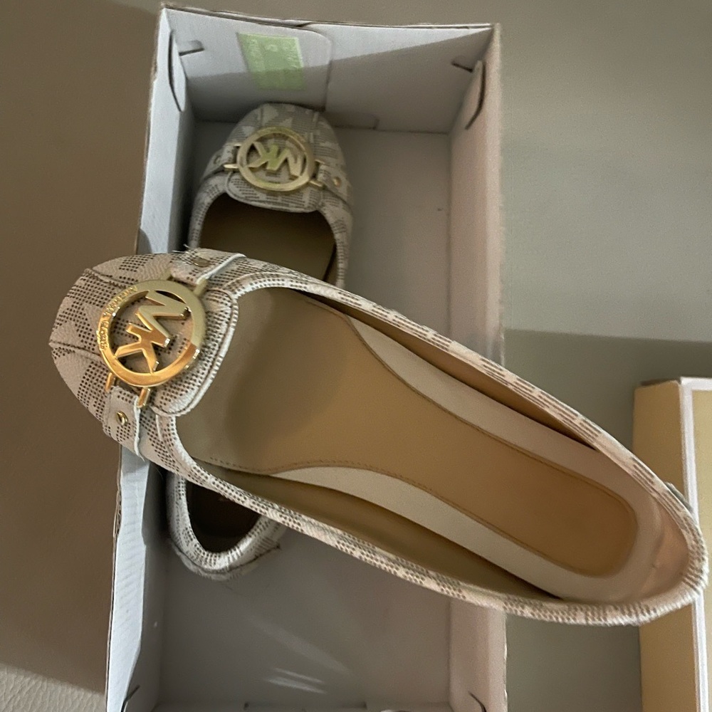 Michael kors flats